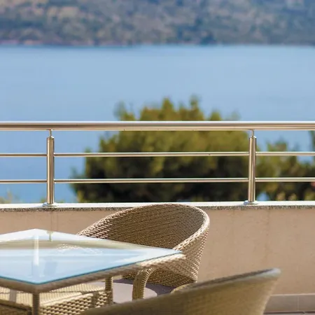 Hébergement de vacances With Sea View 333