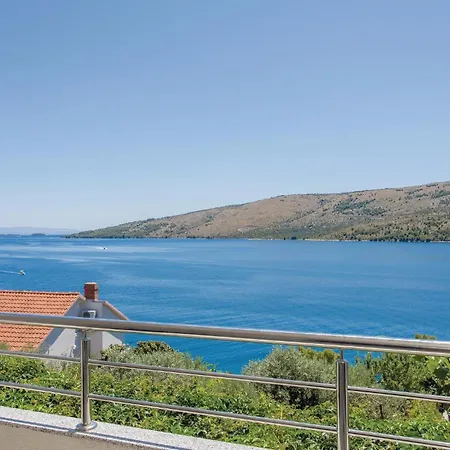 With Sea View 333 * Poljica (Trogir)